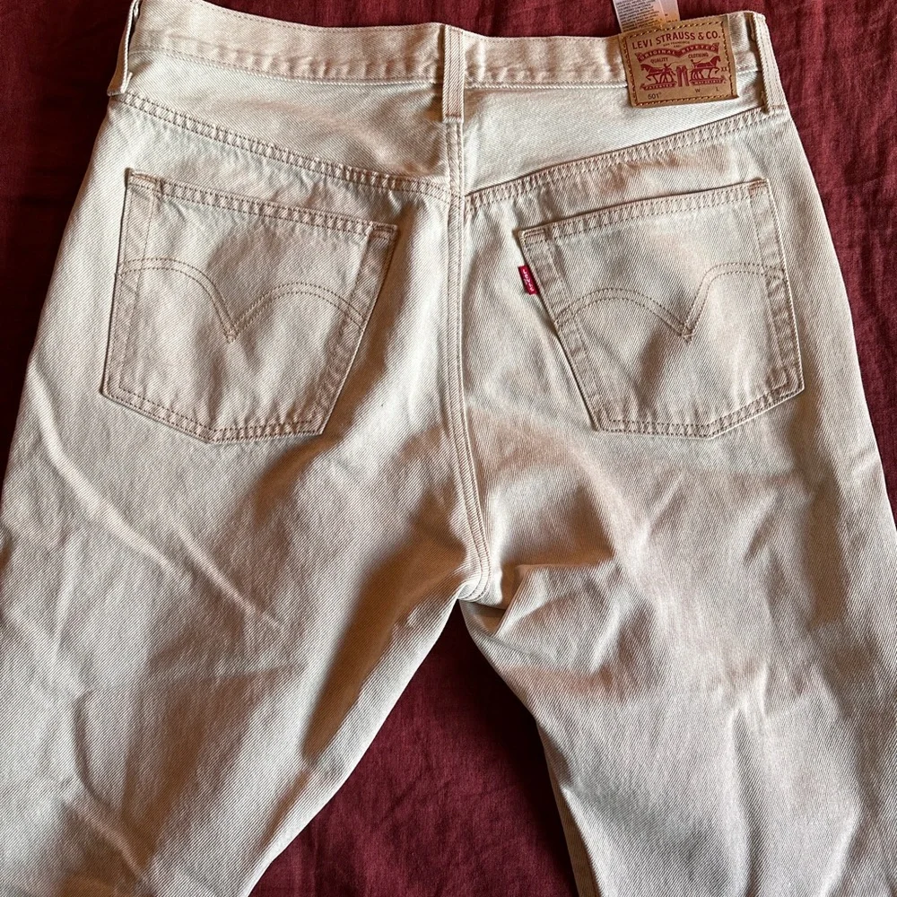Levi’s 501 Men's Light Tan Straight Jeans - Picture 1 of 4